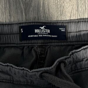Small Hollister Adjustable-Rise Parachute Baggy Pants in Grey